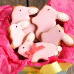 4 biscotti di pasqua decorati con pasta di zucchero FOTO