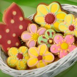 4 biscotti di pasqua decorati con pasta di zucchero FOTO