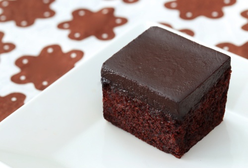 Chiffon cake noir glassa cioccolato fondente