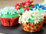 7 cupcake decorati con fiori FOTO