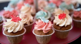 7 cupcake decorati con fiori FOTO