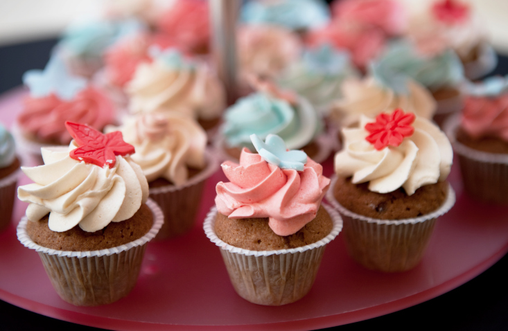 7 cupcake decorati con fiori FOTO