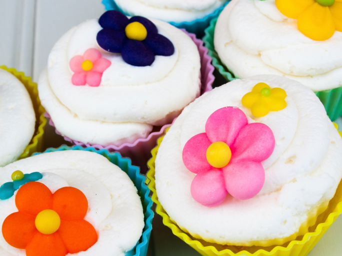 7 cupcake decorati con fiori FOTO