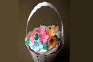 Cupcake con fiori di pasta di zucchero e confettini per Pasqua