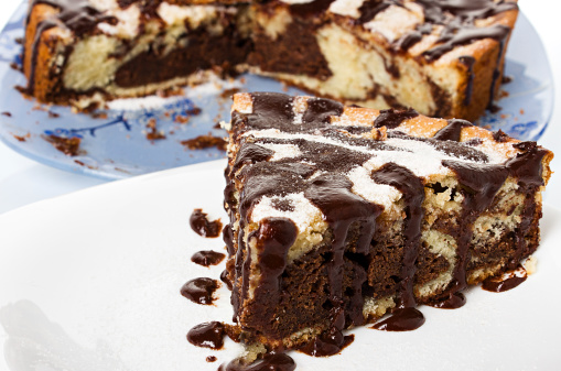 Torta variegata al cioccolato e caffè 