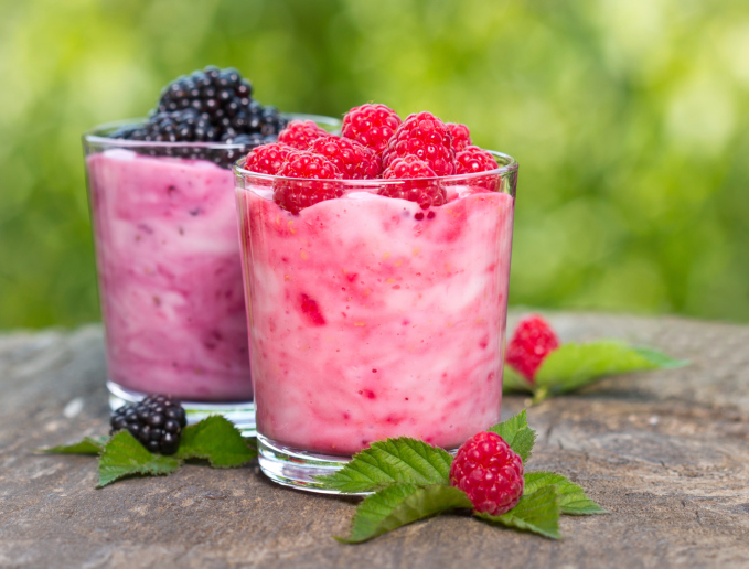 Frullato di yogurt e frutti di bosco