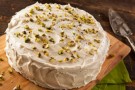 Torta al pistacchio con panna montata