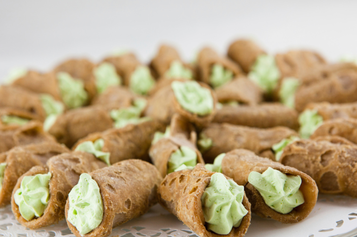 Cannoli siciliani alla crema di pistacchio