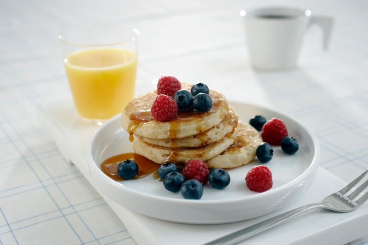 Pancake con philadelphia e frutti di bosco