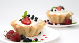 4 tartine con crema e frutta (FOTO)