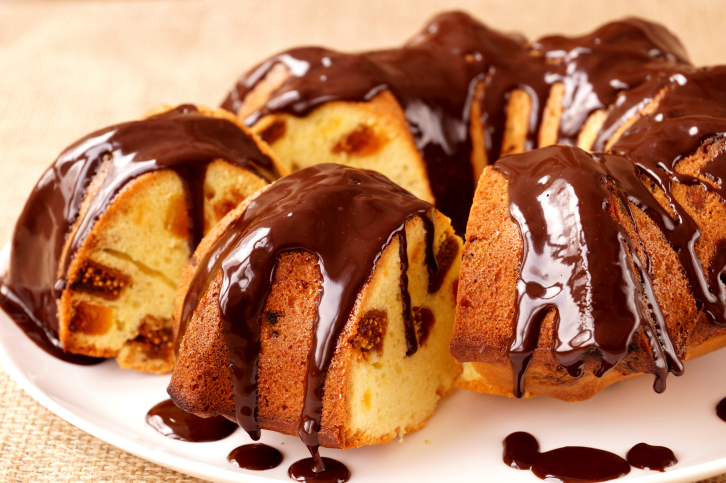 Ciambella ai fichi con glassa di cioccolato