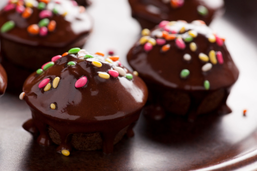 Muffin alla vaniglia ricoperti di cioccolato