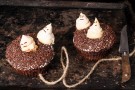 Cupcake alla zucca con fantasmini per Halloween Cupcake alla zucca con fantasmini per Halloween