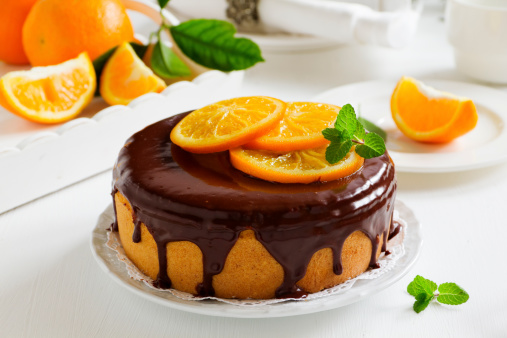 Torta all'arancia con glassa al cioccolato