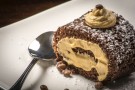 Rotolo al cioccolato con crema al caffè