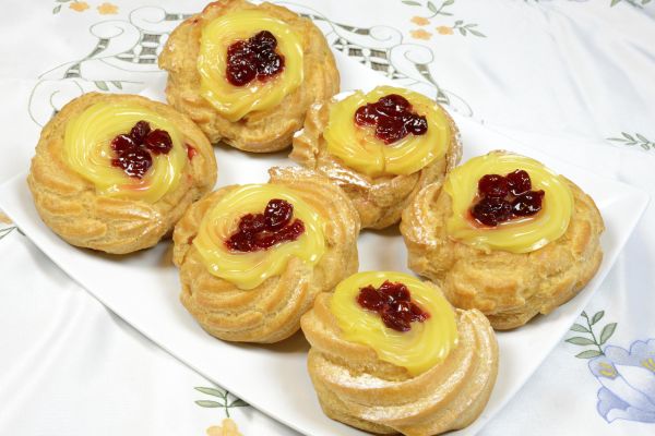 Zeppole con crema