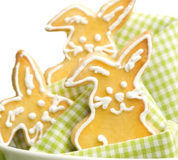 Biscotti coniglietti decorati con glassa