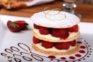 Millefoglie con la crema e le fragole Millefoglie con la crema e le fragole