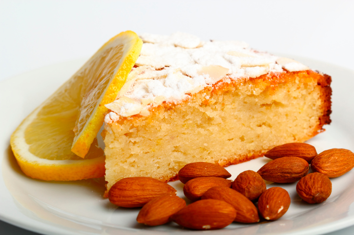 Torta caprese al cioccolato bianco e limoncello