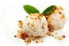 Gelato di noci e cioccolato bianco