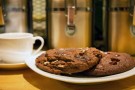 Cookies con cioccolato, arachidi e uvetta