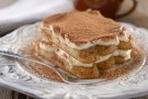 Tiramisù al sambuco con yogurt e menta