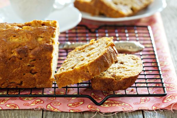 Torta al vin santo e noci