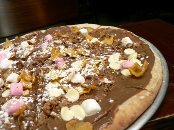 Pizza dolce nutella