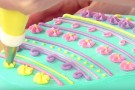 Come decorare una torta a forma di uovo di Pasqua (VIDEO)