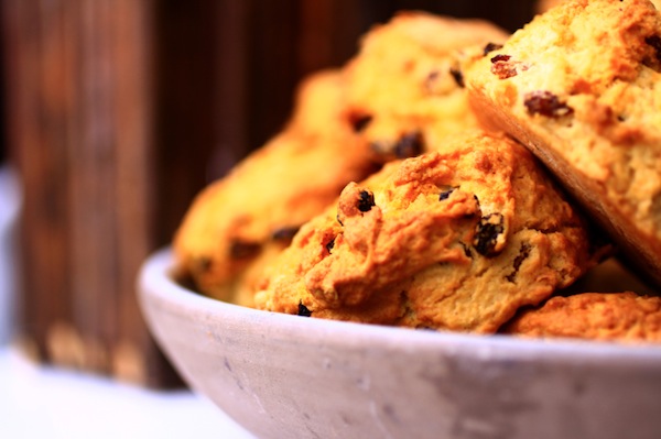 scones con uvetta e pinoli, scones, biscotti