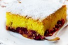 Torta con fragole, cioccolato bianco e ricotta