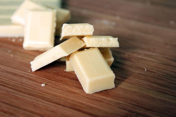 saleme al cioccolato, barrette croccanti di natale, torta caprese con cioccolato bianco, glassa al limoncello, bavarese con cioccolato bianco, muesli con cioccolato bianco