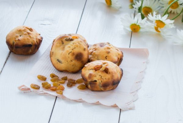 Muffins al limone e uvetta