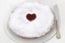 Torta caprese con cioccolato bianco di Alessandro Borghese Torta caprese con cioccolato bianco di Alessandro Borghese