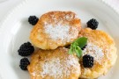 Frittelle di riso con mandorle e arancia