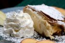 Strudel con pesche e ricotta