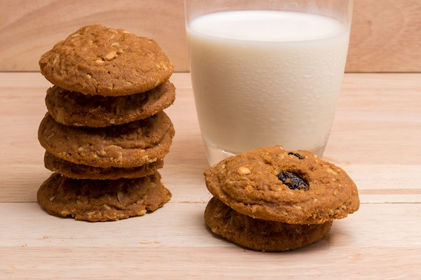 cookies con albicocche e gocce di cioccolato