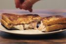 French toast alla nutella e marshmallow (VIDEO) French toast alla nutella e marshmallow (VIDEO)