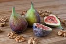 Fichi al miele, mandorle e gelato Fichi al miele, mandorle e gelato
