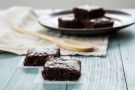 Brownies con noci e cioccolato al latte Brownies con noci e cioccolato al latte