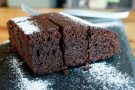 Torta al cioccolato in padella, senza olio e burro