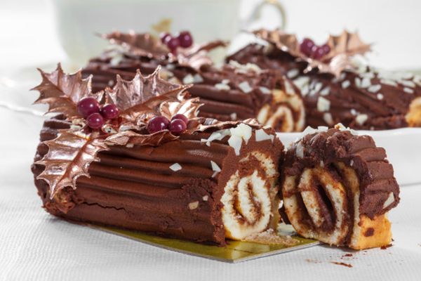 Tronchetto Di Natale Per Bambini.Tronchetto Di Cioccolato Con Marmellata Di Lamponi