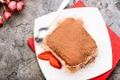 Tiramisù senza albumi e cioccolato fondente, la ricetta di Marco Bianchi Tiramisù senza albumi e cioccolato fondente, la ricetta di Marco Bianchi