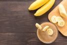 Banana caramellata con il muesli