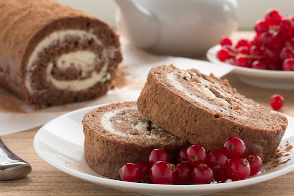 rotolo con il cioccolato e le amarene, rotolo, cioccolato, amarene