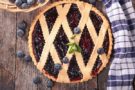 Crostata di farro e marmellata ai frutti di bosco