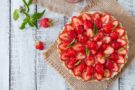 Crostata con yogurt e fragole