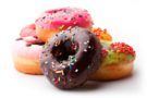 Ricetta donuts americane, le ciambelle con la glassa Ricetta donuts americane, le ciambelle con la glassa