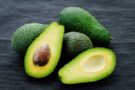 Torta speziata con avocado Torta speziata con avocado