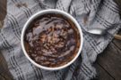 Porridge al cioccolato vegan, ecco come si deve preparare Porridge al cioccolato vegan, ecco come si deve preparare